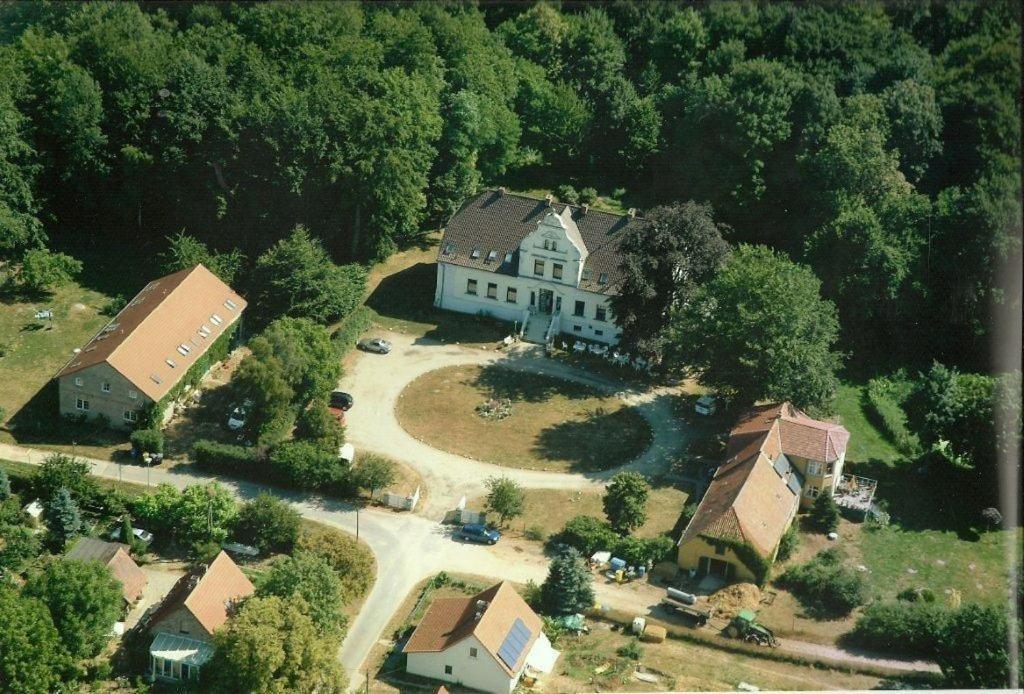 Hotel Pension Gutshaus Neu Wendorf Sanitz Eksteriør billede